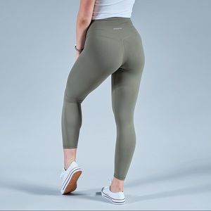 Paragon Essential Leggings Olive Green Medium